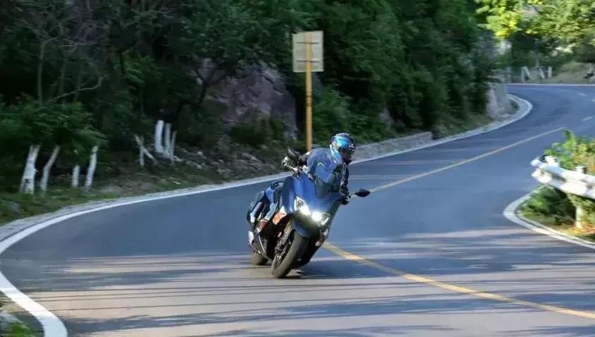 雅马哈踏板车AEROSPORTS,雅马哈踏板tmaxdx多少钱