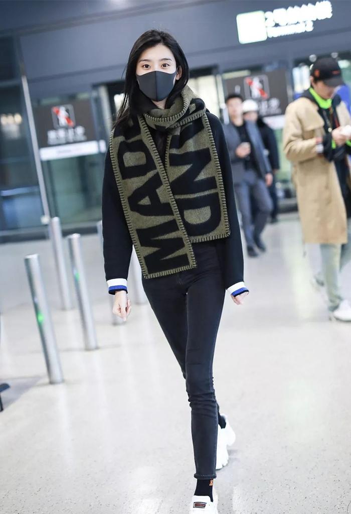 12种最流行的围巾围法,四种超火的围巾围法你get到了吗