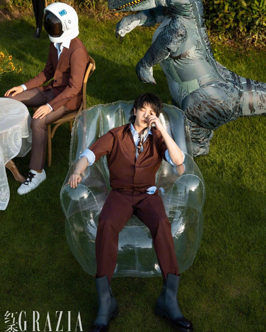 华晨宇头戴兔耳朵发箍 (华晨宇戴墨镜)