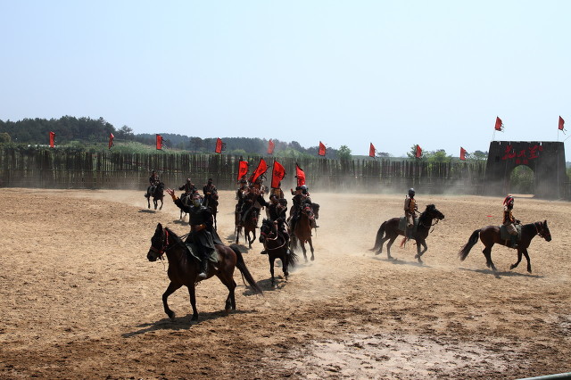 爱国七言古诗词,关于爱国情怀的古诗词名句一年级