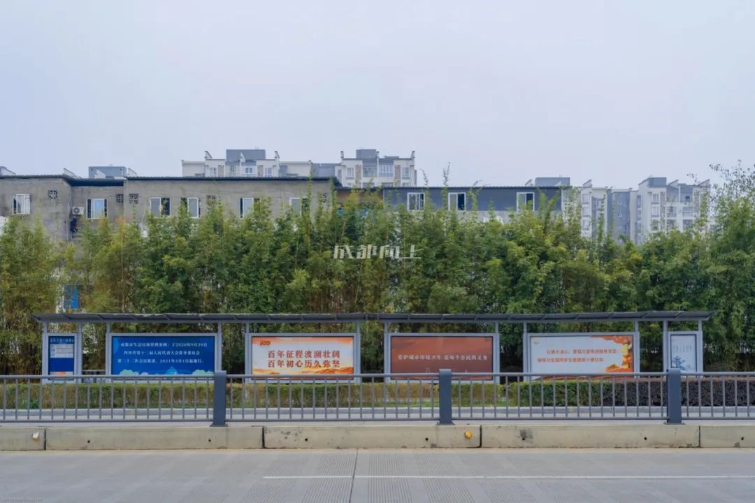 成都二圈层公交车对比,成都二圈层双流和龙泉谁更强