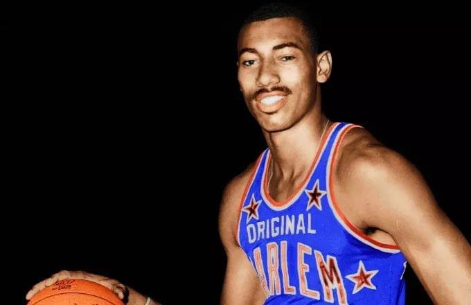 詹姆斯和贾巴尔总得分,詹皇得分总分数能超过贾巴尔吗