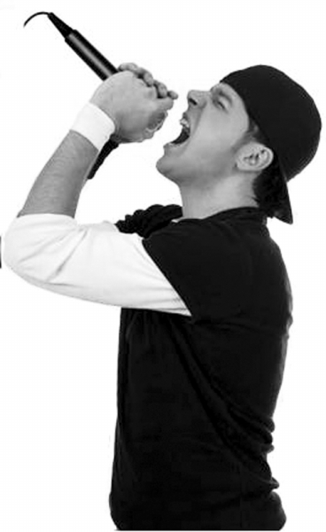 大吼大叫的女声版歌曲,一种声嘶力竭的唱法