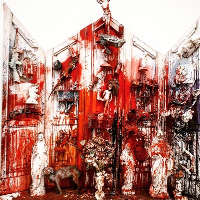 20世纪最受欢迎的女艺术家，她童年不幸，家人抑郁，终成传奇一生