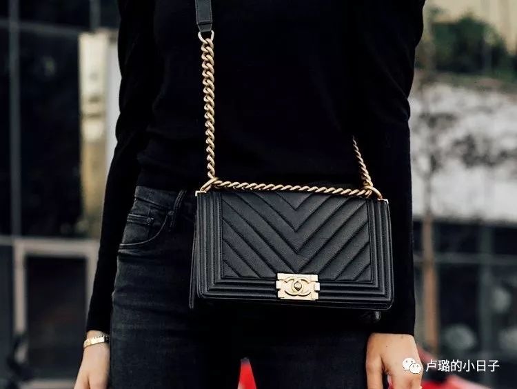 又轻又实用的名牌包,中国名牌包排行榜前十名及价位