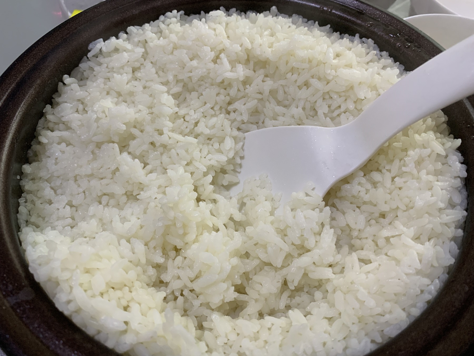 蒸大米时，记住“2放3窍门”，米饭又香又软，粒粒分明