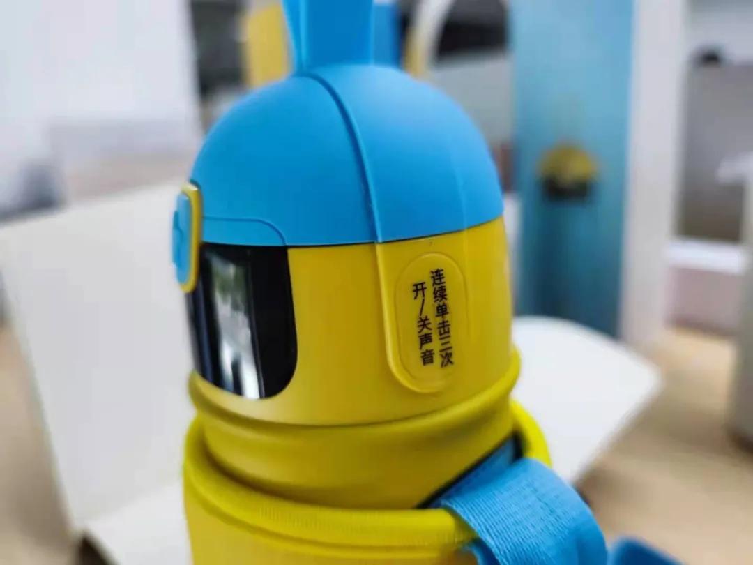 创意水杯让宝宝爱上喝水爱不释手,超级黑科技智能儿童水杯