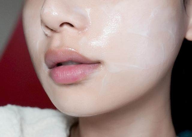 护肤品怎么用才能吸收更好,为什么用什么护肤品都感觉不吸收