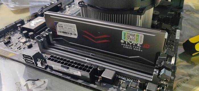 电脑老是死机画面定格是什么原因,电脑一点浏览器就死机是什么原因