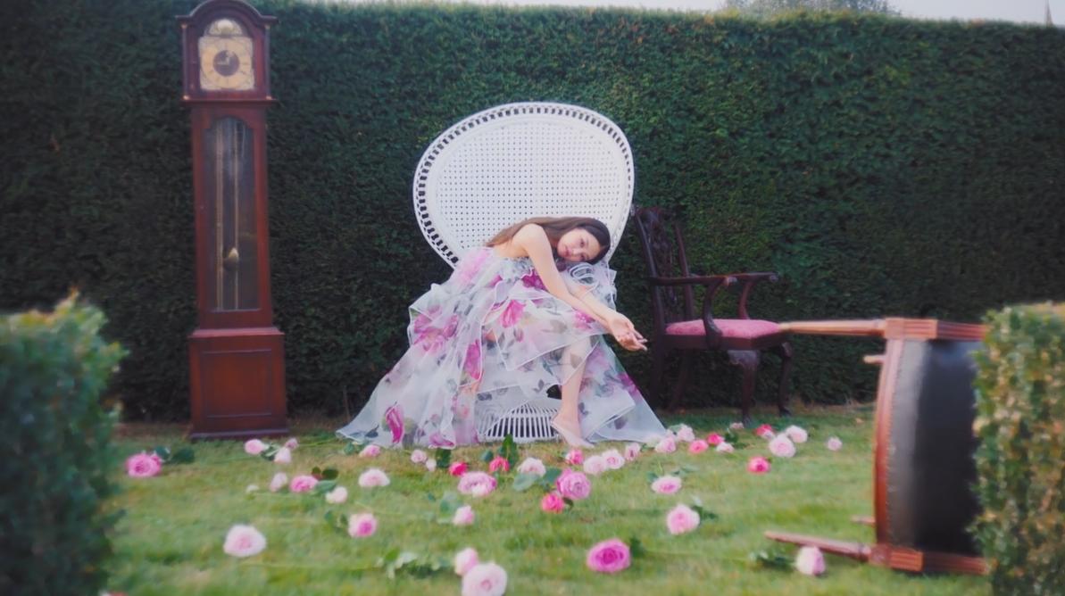 珍妮jennie美国综艺服装,珍妮jenniesolomv图片