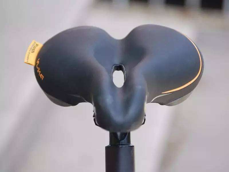 骑行动感单车大腿酸疼,骑行大腿筋疼怎么办