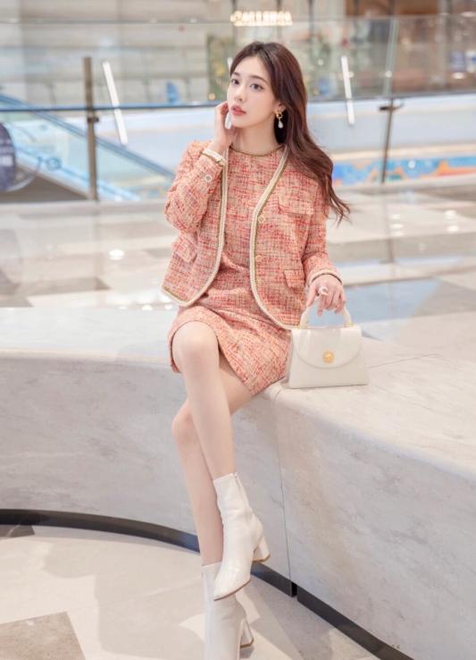 没想到穿上服装也可以这么美,白色套装这样穿美爆了