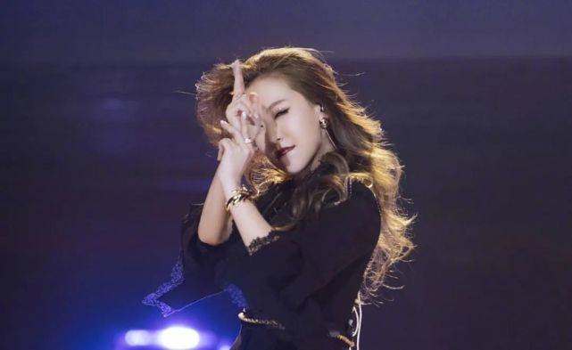 冰雪薇甜现状图片,冰雪薇甜现在有钱吗