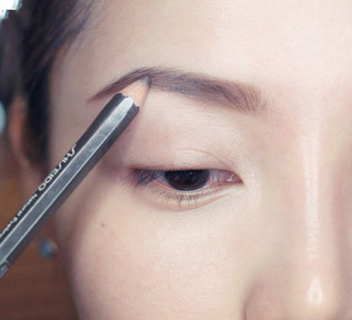 如何自己画眉毛新手画对称眉,在纸上画眉如何让眉画得有层次感