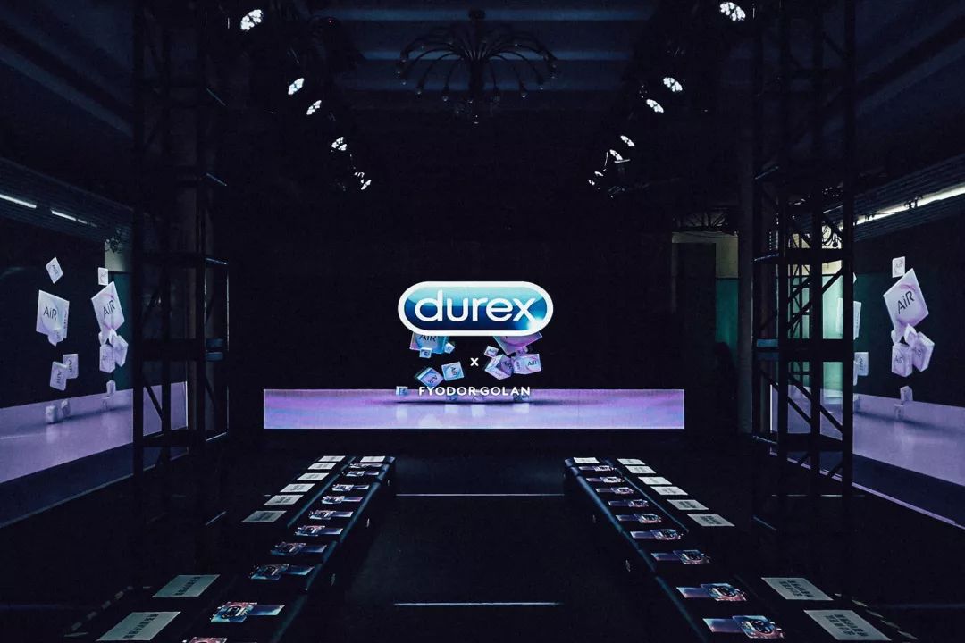 啥？这年头“杜蕾斯”都出时装了，这画风真的是让人一言难尽