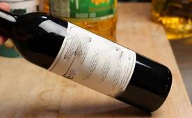 用纸巾红酒真假鉴别最简单方法,红酒的真假哪个部门可以鉴定