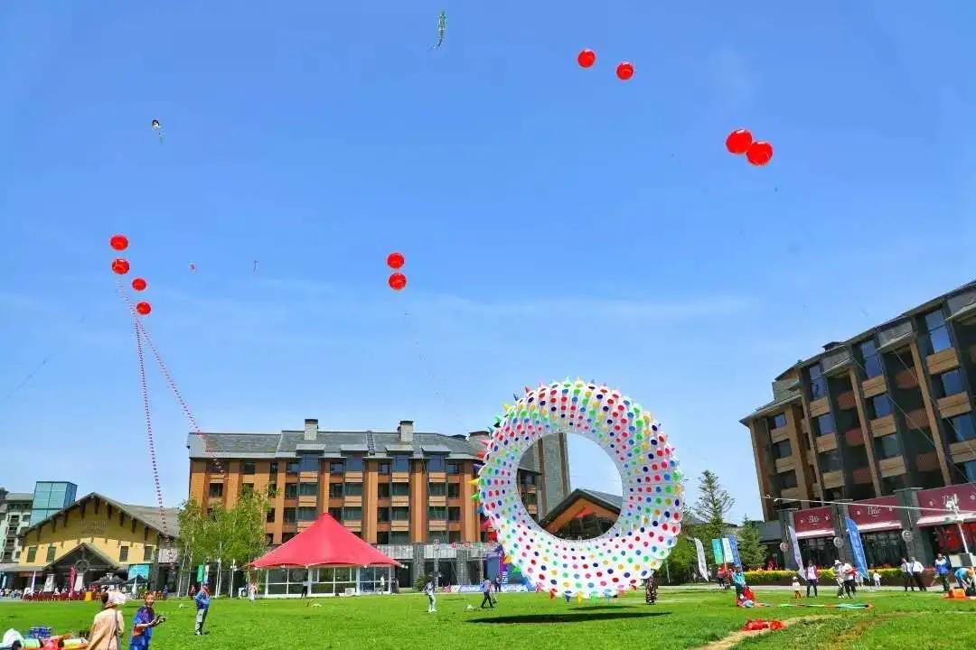 松花湖上放风筝,吉林市松花湖冬季开江鱼