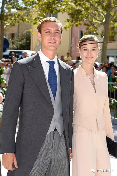 摩纳哥王妃终于精心打扮,摩纳哥最美王妃穿衣搭配