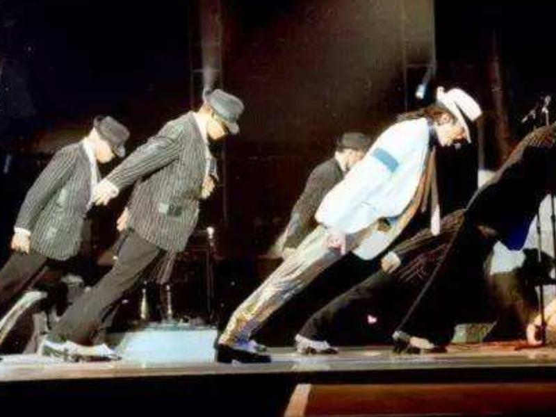 迈克尔杰克逊和张杰合作过吗,张杰和迈克尔杰克逊谁更厉害