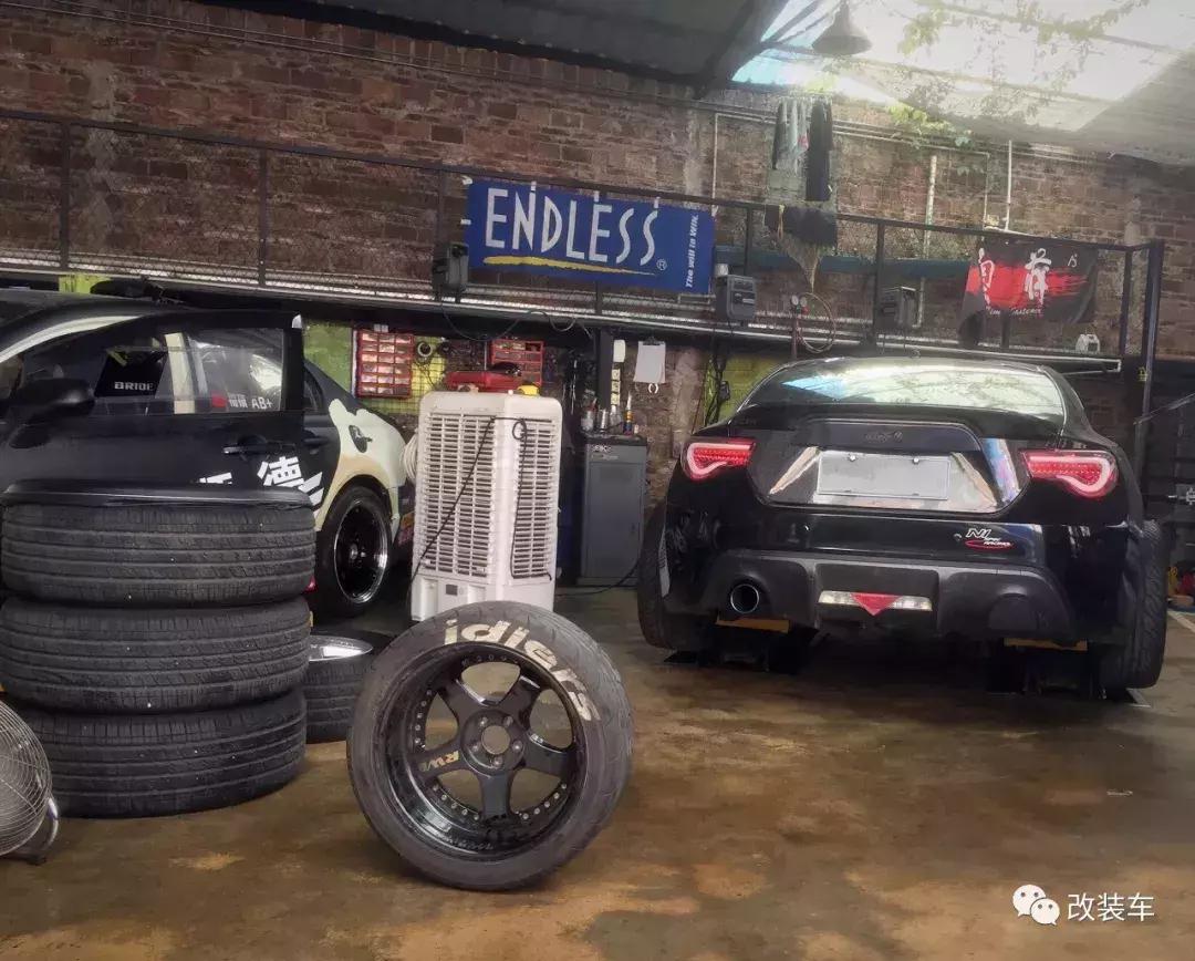 丰田86轮毂装18寸还是17寸好,丰田86加宽体