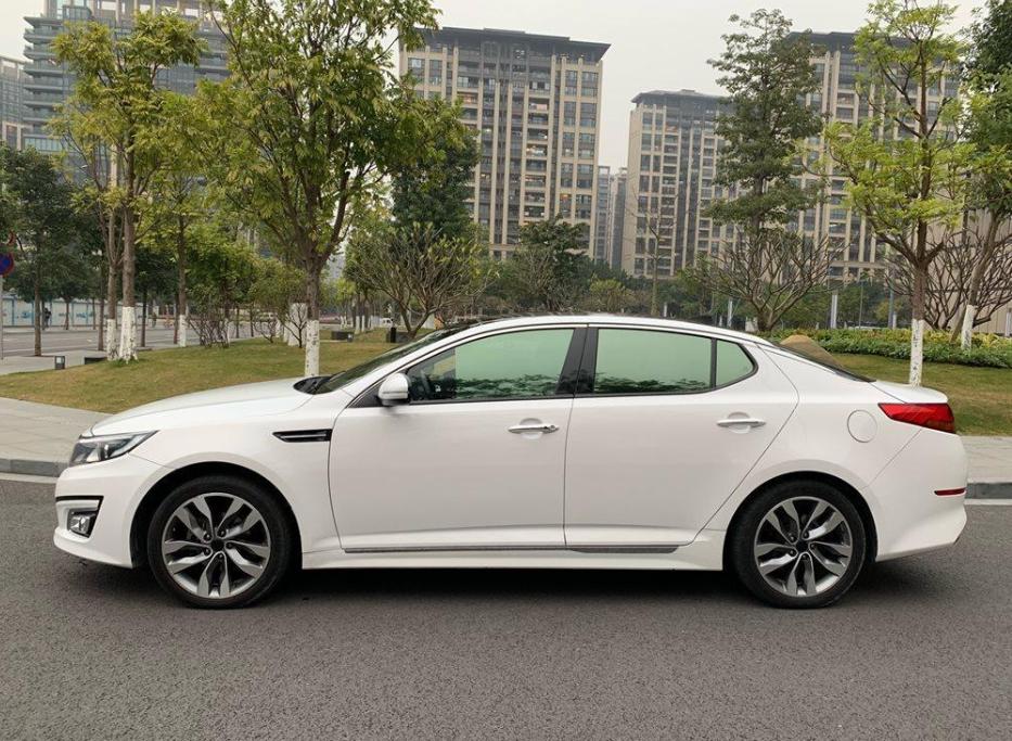 起亚k5刚上市的时候市场影响,起亚k5现在的价格值得买吗