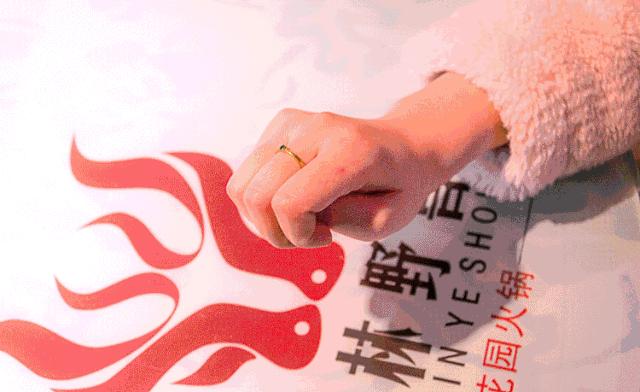 被关在花园“笼子”里吃火锅，这家春熙路的网红店，板眼儿真多！