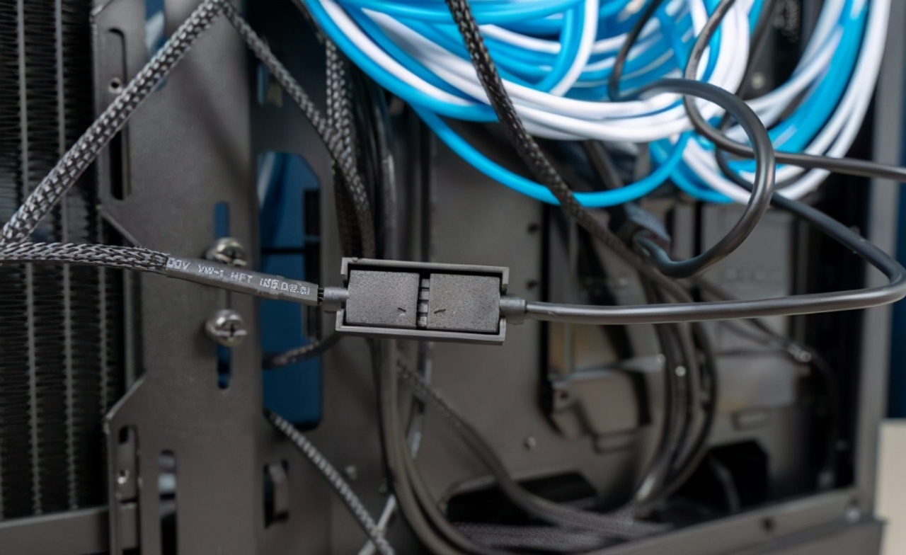 一体水冷主机和分体水冷主机区别,水冷主机好和普通的有什么区别