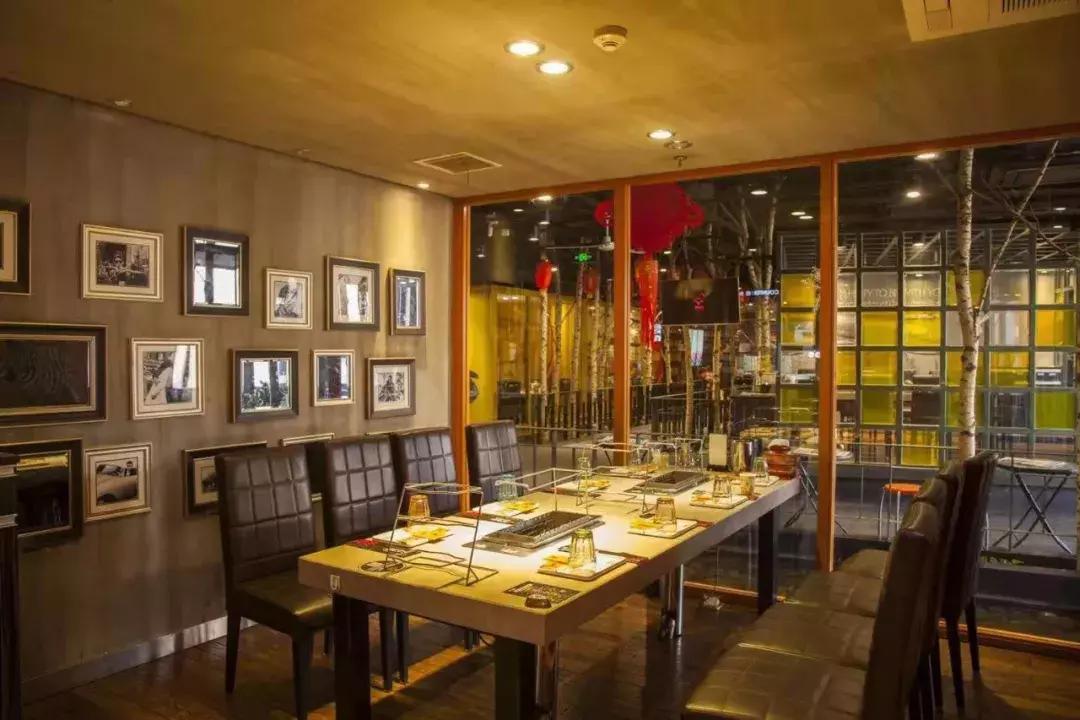 火遍全网的烧烤店,丰茂烤串三里屯店直播100抵200