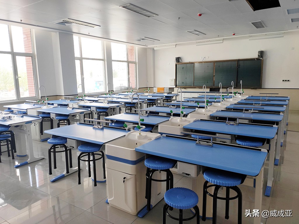 在古老的孔孟之乡,有一颗新星——育才中学