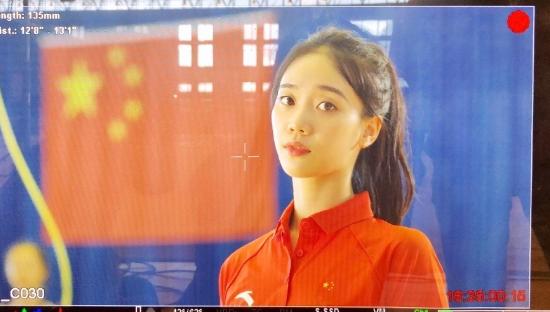 体操女神21岁,体操空中一字马照片