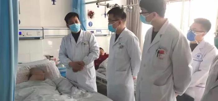 88岁老人股骨颈骨折手术,90岁高龄老人手术成功报道