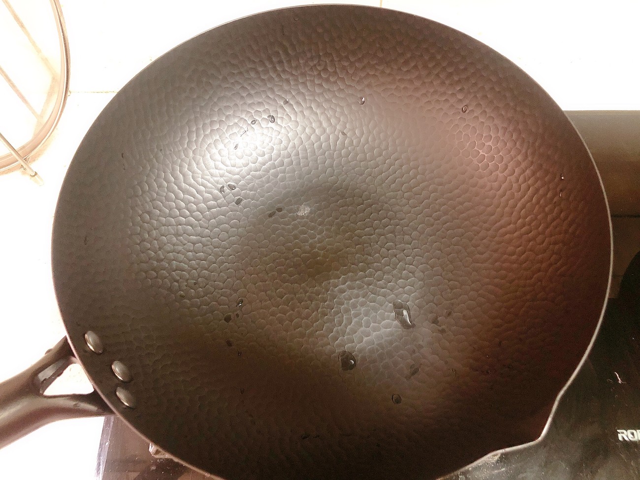 新铁锅要怎么开锅后期不粘锅,铁锅刚买回来要怎样开锅比较好用