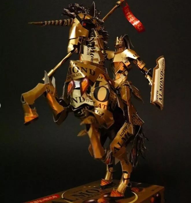 小哥用废纸盒惊艳27万人,跟他一比,我简直是手残