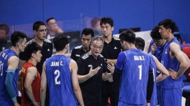 中国男排遭逆转惨败主帅无可奈何,中国男排今天比赛情况
