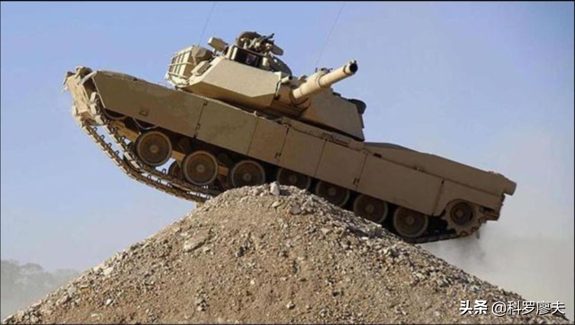 波兰进口美国M1A2坦克，单价2400万美元，赶上一架枭龙战斗机了
