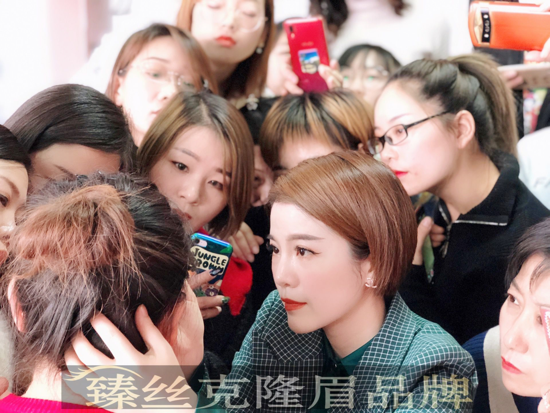 教育头条！至臻尚美荣获2019“中国美妆学校十强名校”