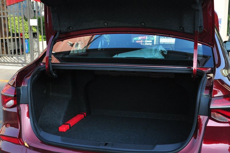 全新雪佛兰科鲁泽48v轻混系统讲解,雪佛兰科鲁泽48伏轻混可以入手吗