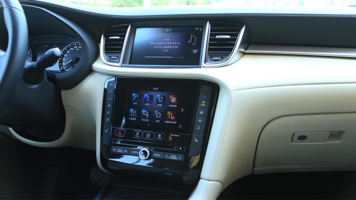 细节全面解析汽车,英菲尼迪qx50悦享版自驾