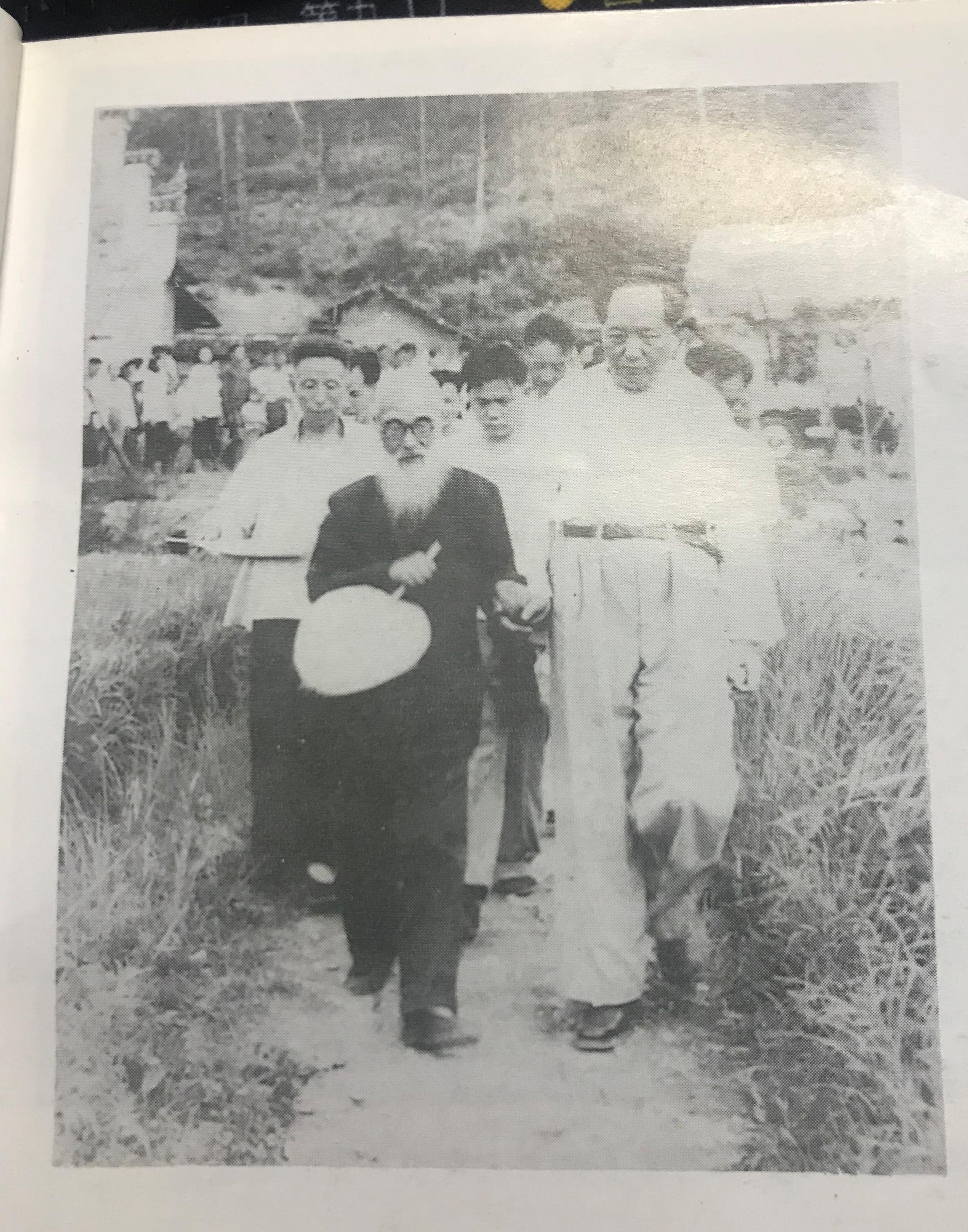 毛宇居请毛*东泽**为韶山小学题名，主席表示：叫韶山学校吧，好扩建