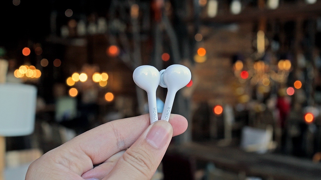 荣耀蓝牙耳机flypods3与青春版,荣耀flypods青春版蓝牙耳机怎么样