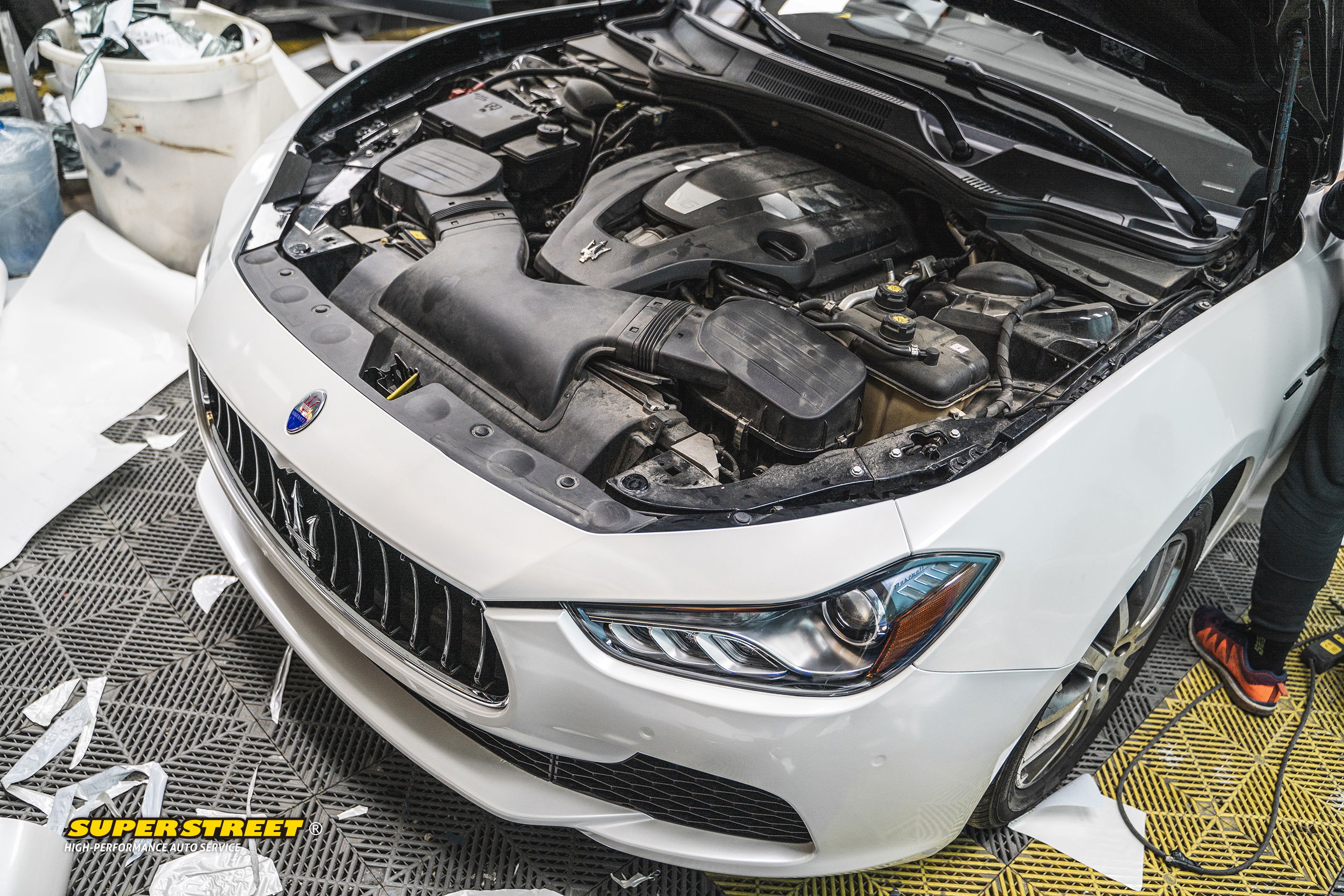 玛莎拉蒂吉博力汽车贴膜改色,superstreet改装