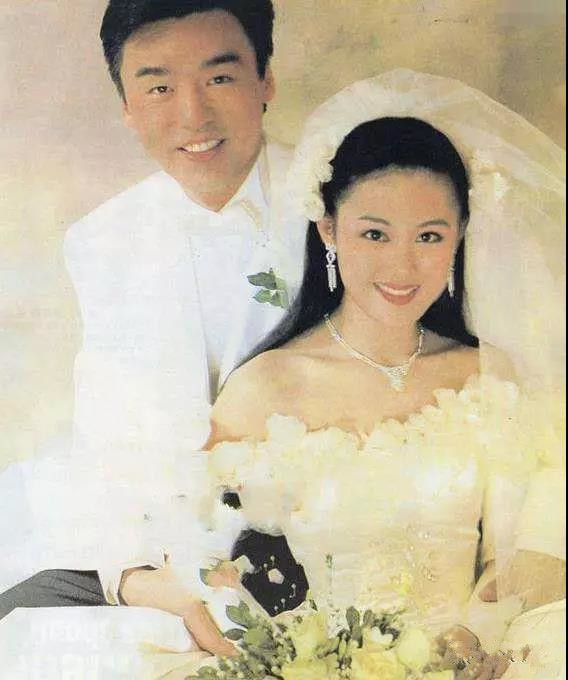 章小蕙破产的原因,章小蕙和钟镇涛现况有联系吗