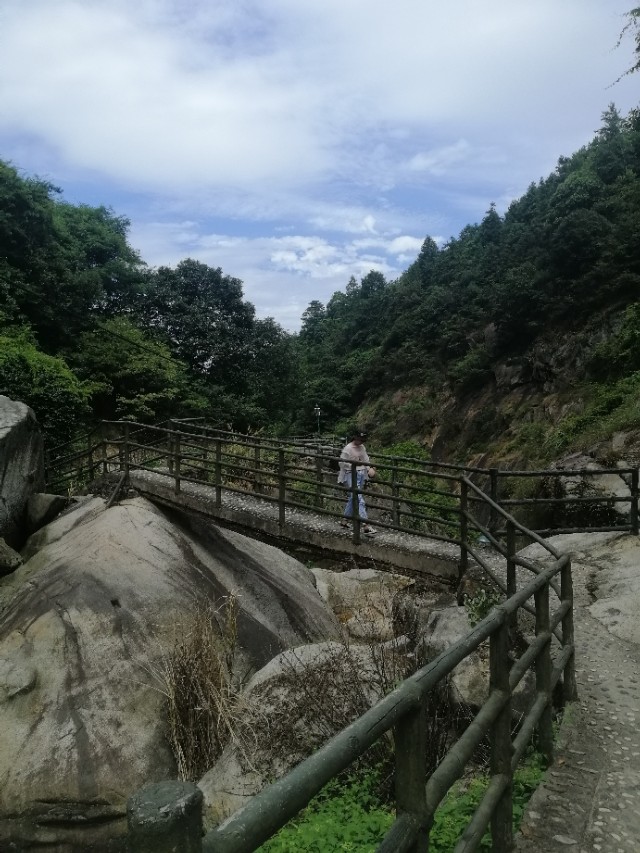 湖南沱龙峡漂流地点推荐,湖南沱龙峡漂流