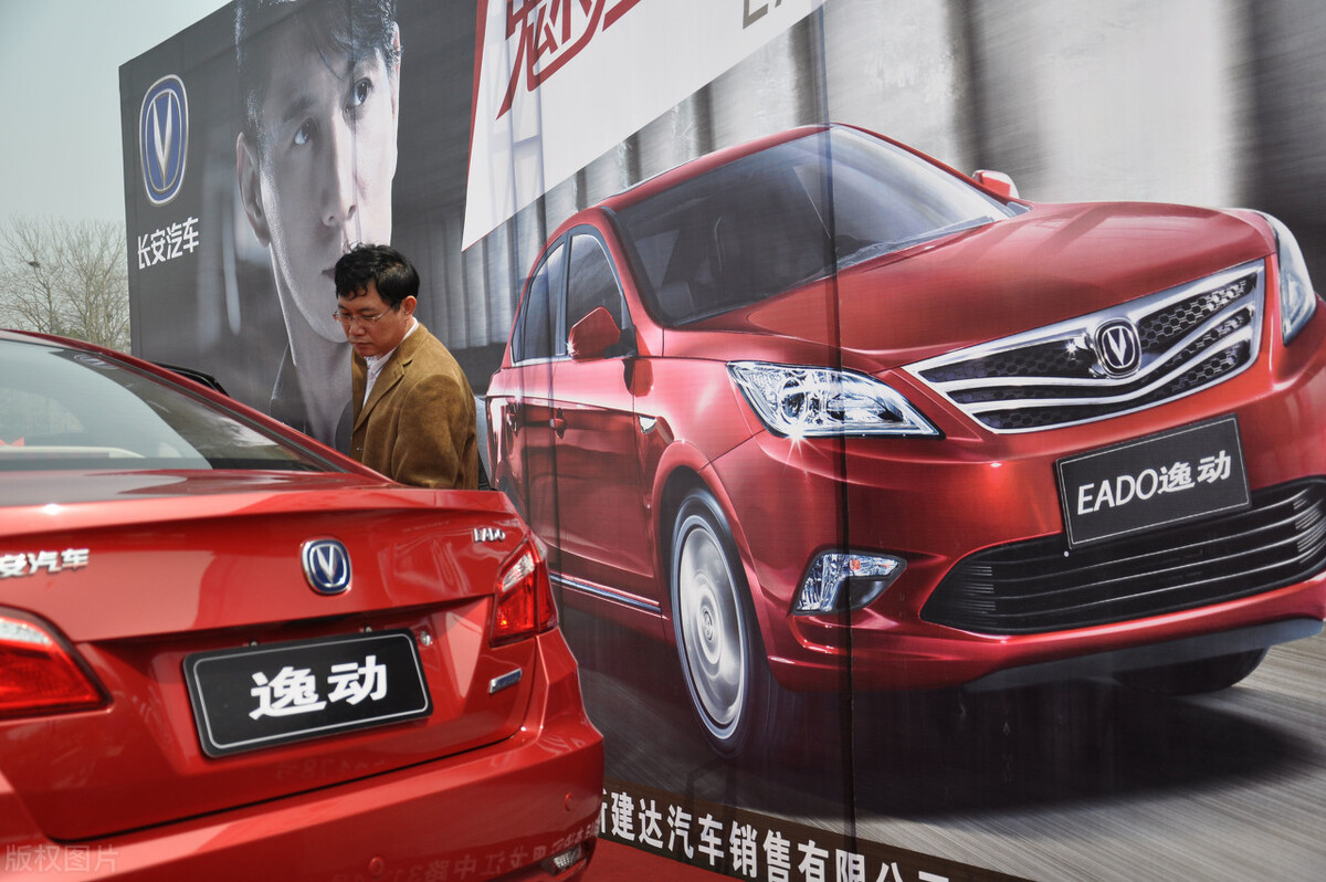 吉利第四代帝豪原厂led大灯,led大灯灯泡究竟好不好