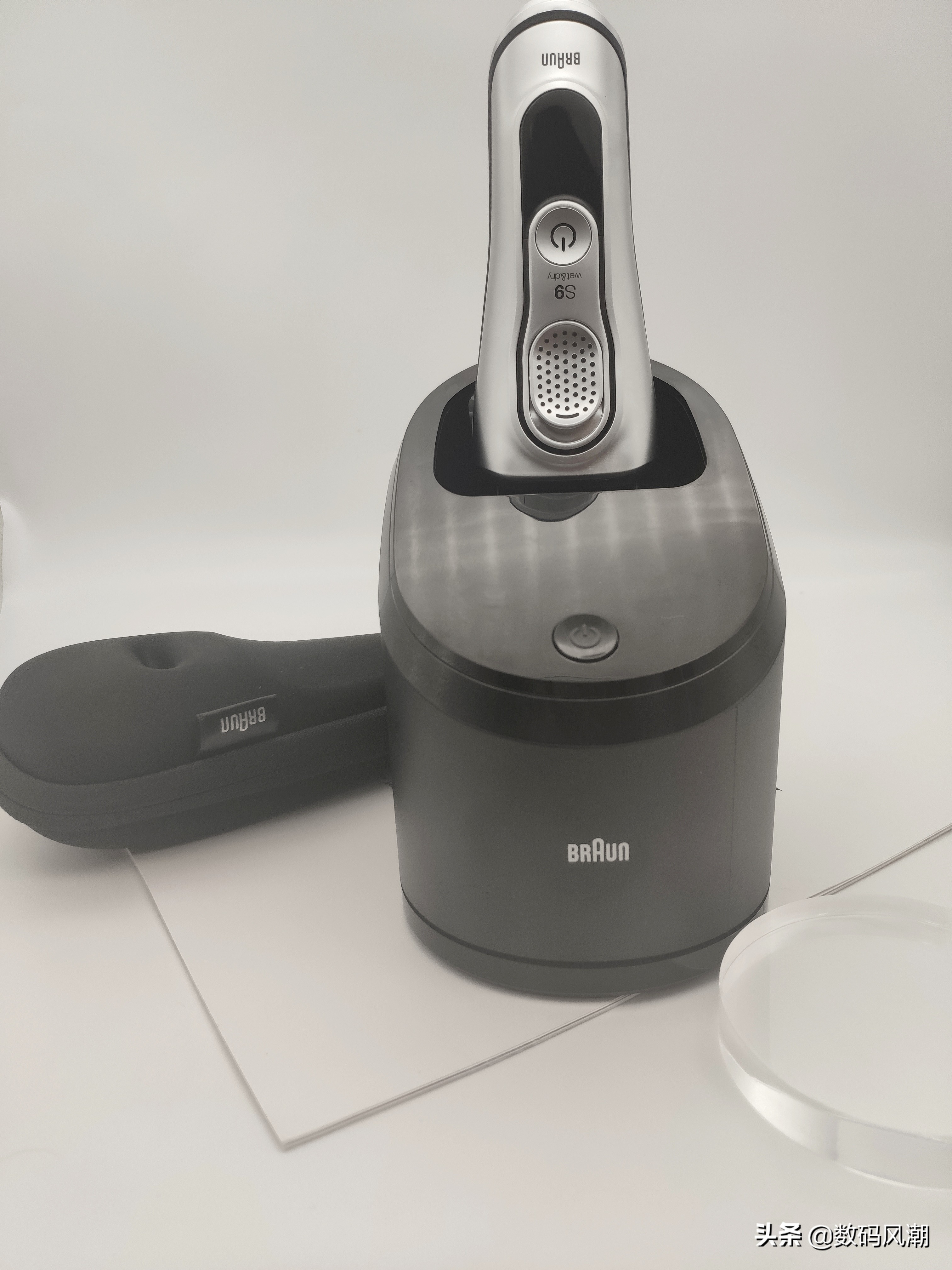 飞利浦9系剃须刀和博朗9系怎么选,飞利浦剃须刀和博朗剃须刀对比