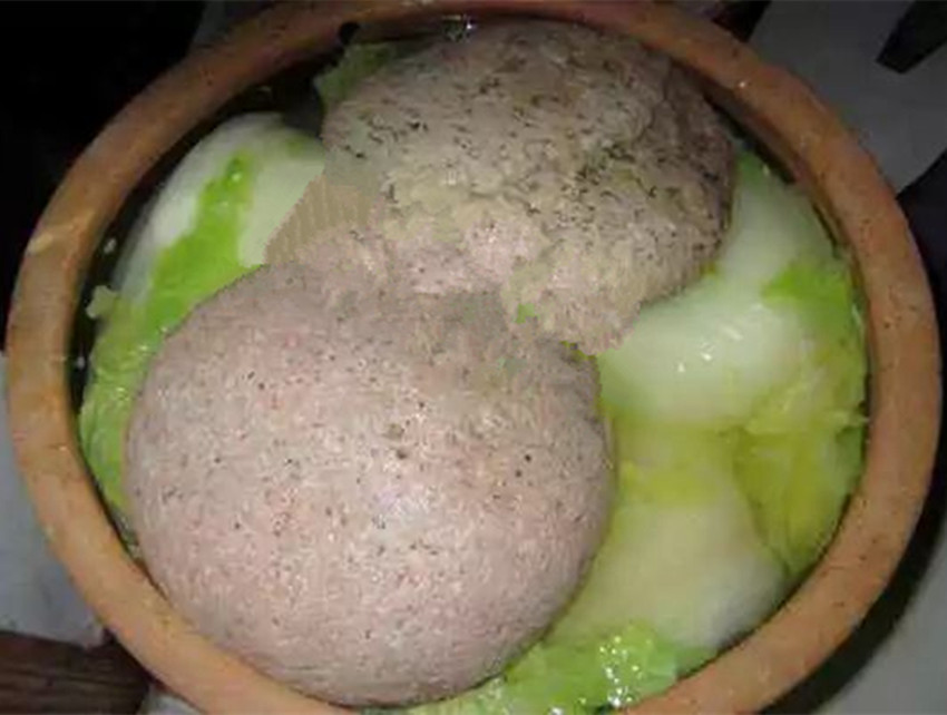 老妈用豆浆水腌酸菜,好吃还不烂,我家用了十几年