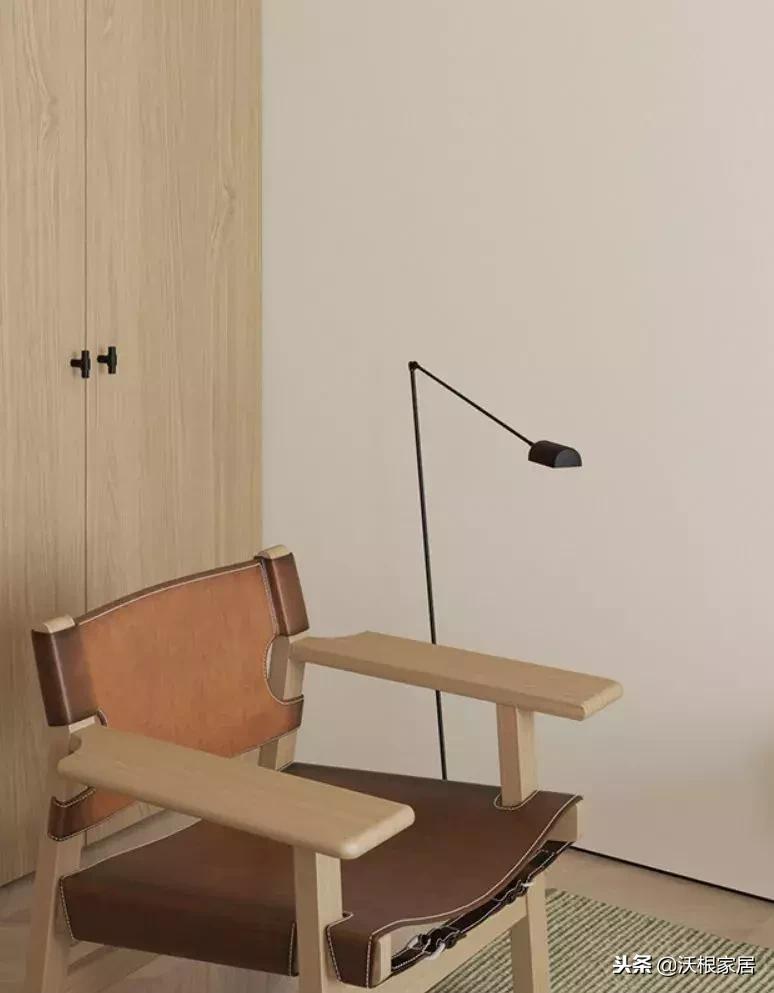 主卧依旧延续极简的设计风格,13平主卧设计高级感