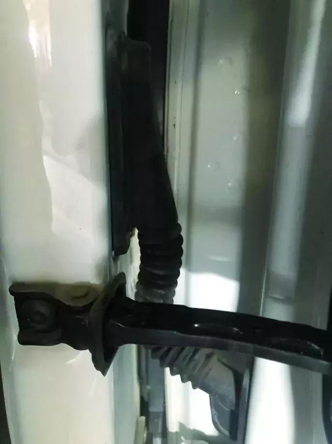 大众poloabs故障灯亮了,大众polo2016款变速箱故障灯