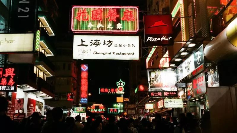 统一店招,统一店招丑得整齐