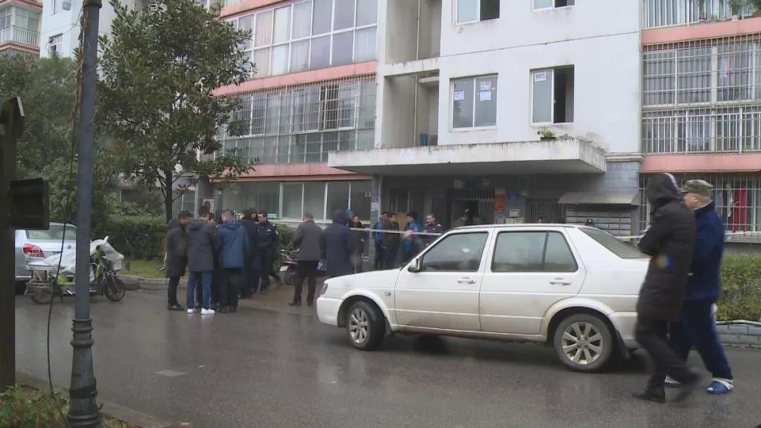 悲剧长沙一民房突发火灾,长沙湘江世纪城母子坠亡事件